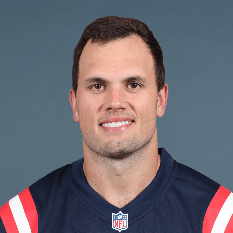 hunter_henry_headshot_2024 hunter_henry_headshot_2024